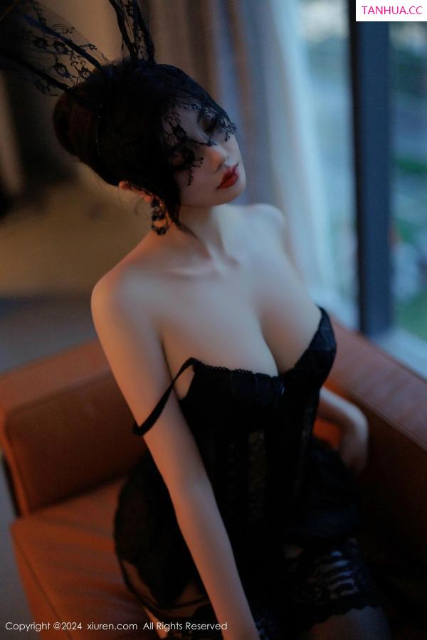 杨晨晨 sugar小甜心CC [XiuRen]高清写真图 2024.11.01 No.9384 杨晨晨Yome 黑丝美腿第67张图片